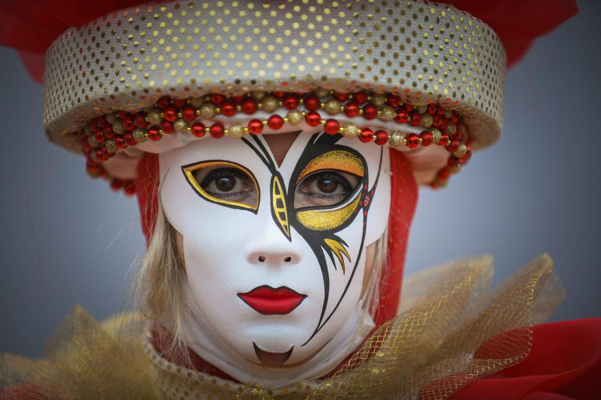 Le maschere umbre del Carnevale: la storia di Nasoacciaccato, il burlone simbolo di Sant’Egidio ad Avigliano Umbro