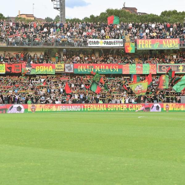 Ternana, i tifosi contestano la società: la nota del CCTC