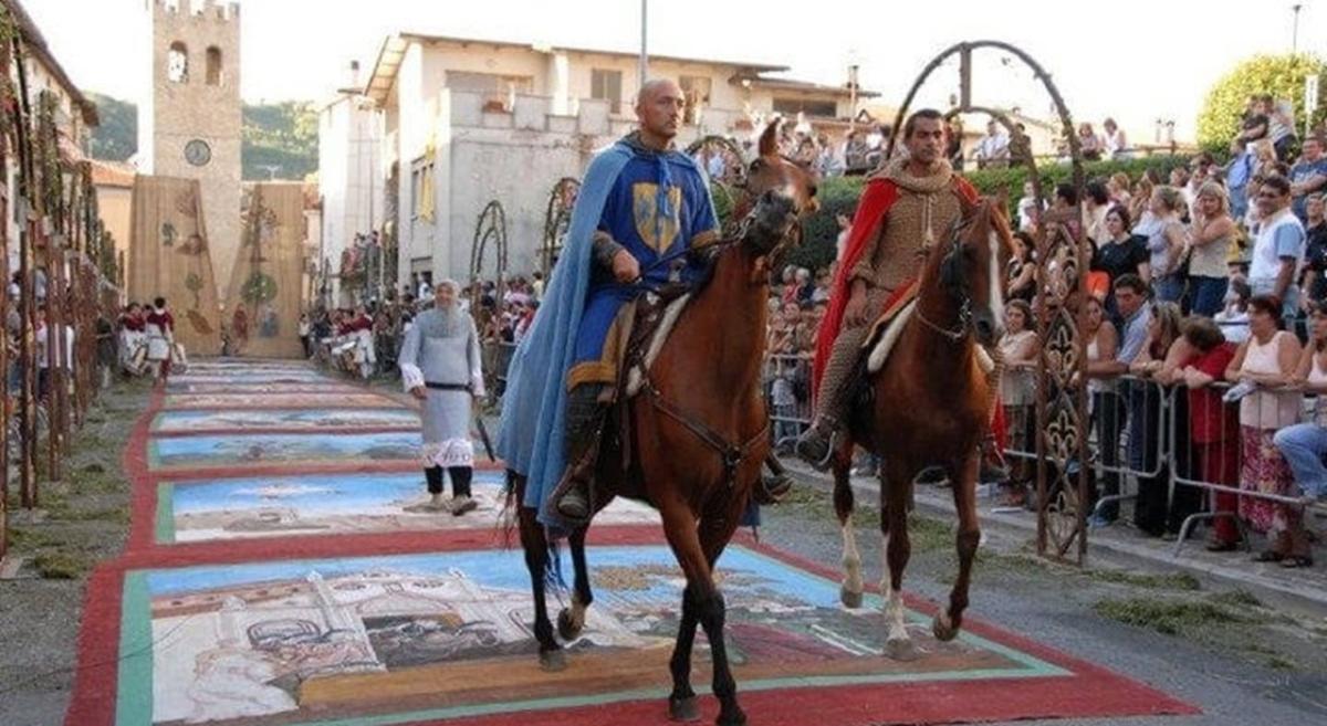 Il Palio di Valfabbrica riverbera le gesta di Aquilante, capitano di ventura