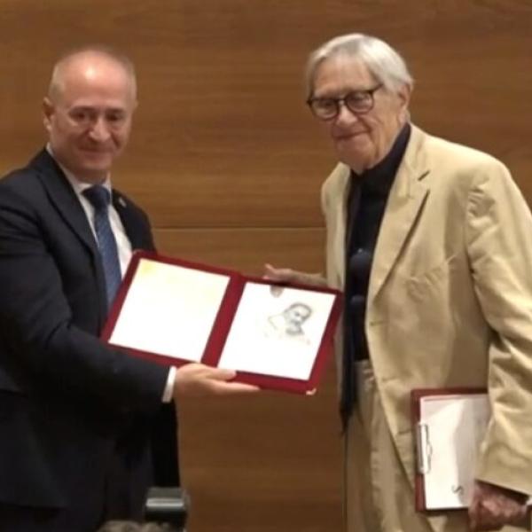 Francobaldo Chiocci premiato a San Giovanni Rotondo per la biografia su Padre Pio