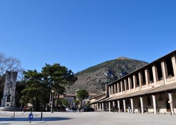 Ripresi i lavori di ristrutturazione di Piazza 40 Martiri a Gubbio tra disagi e critiche