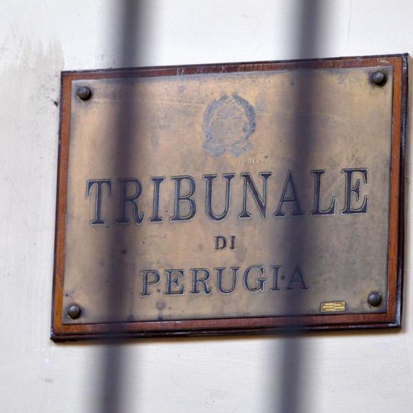 Perugia, 64enne in tribunale con coltello a serramanico: denunciato