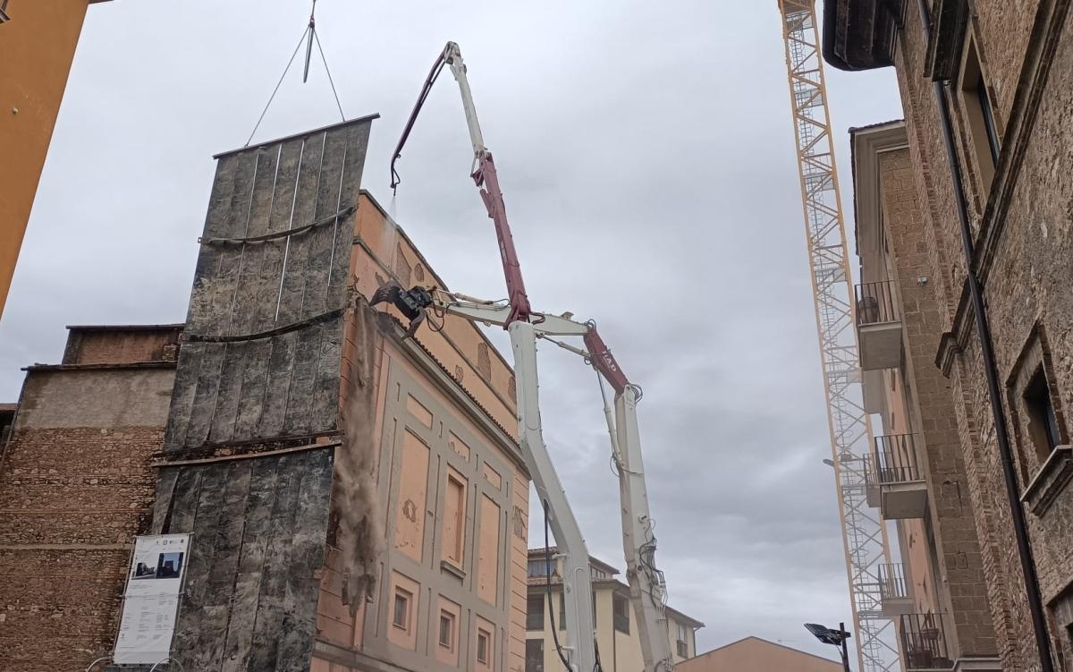 Al via la demolizione del teatro Verdi a Terni, ecco tutti i particolari