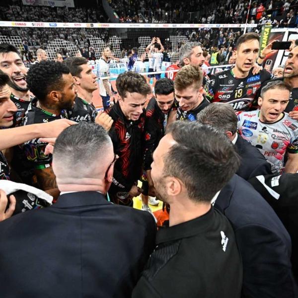 Superlega, finale scudetto: la Sir Susa Vim batte Monza e si prende gara 1!