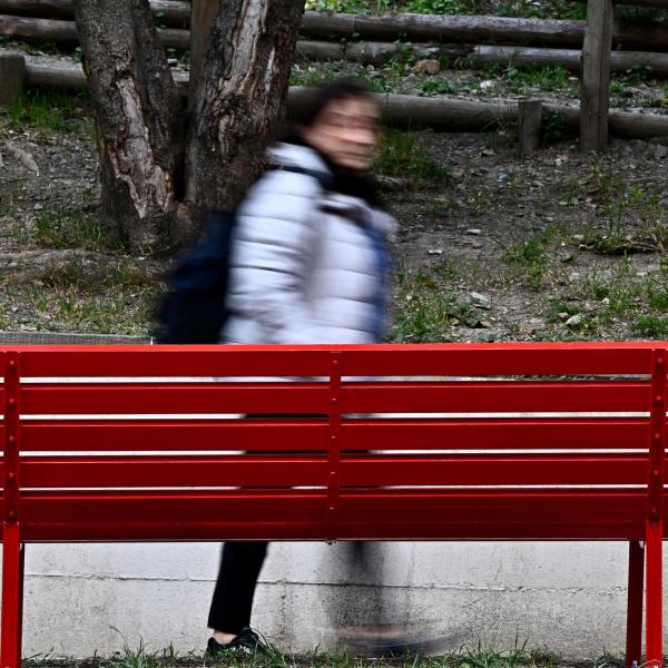 Orvieto, una panchina rossa per Rosalba e Cinzia: memoria e speranza