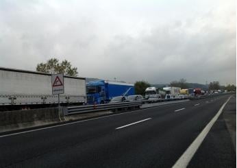 Il viadotto Montoro è stato riaperto al traffico, finito l’incubo per gli automobilisti