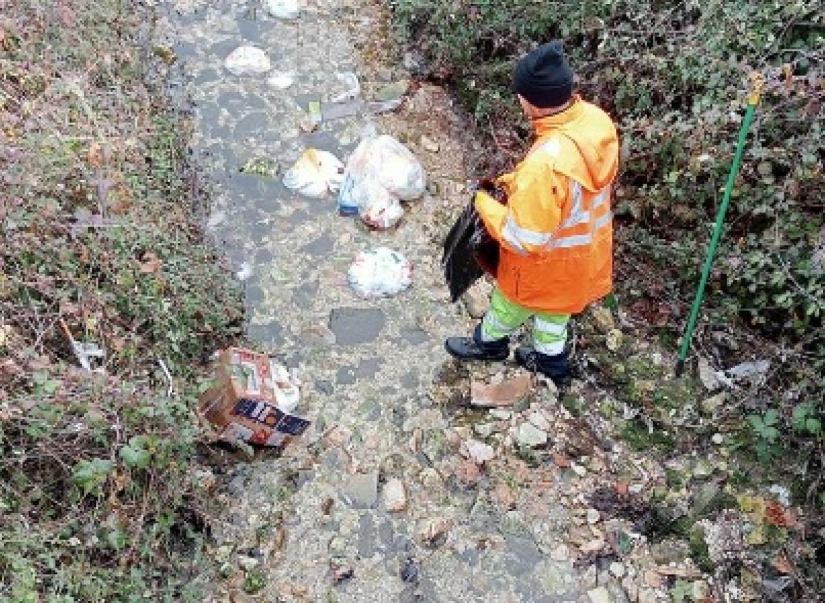 Fototrappole contro le discariche abusive: strategia vincente a Gualdo Tadino