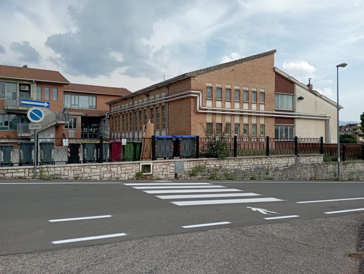 Terni, nuova segnaletica stradale in città: si parte dalle scuole