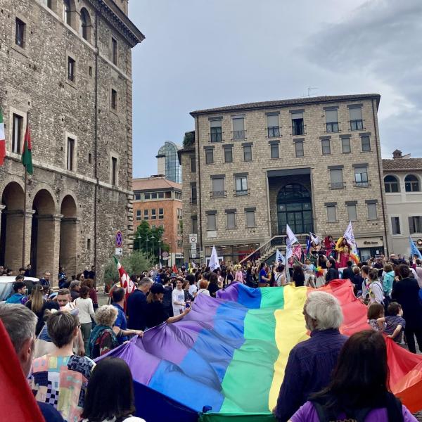 Il primo Terni Transfem Pride: sotto la pioggia c’è l’arcobaleno