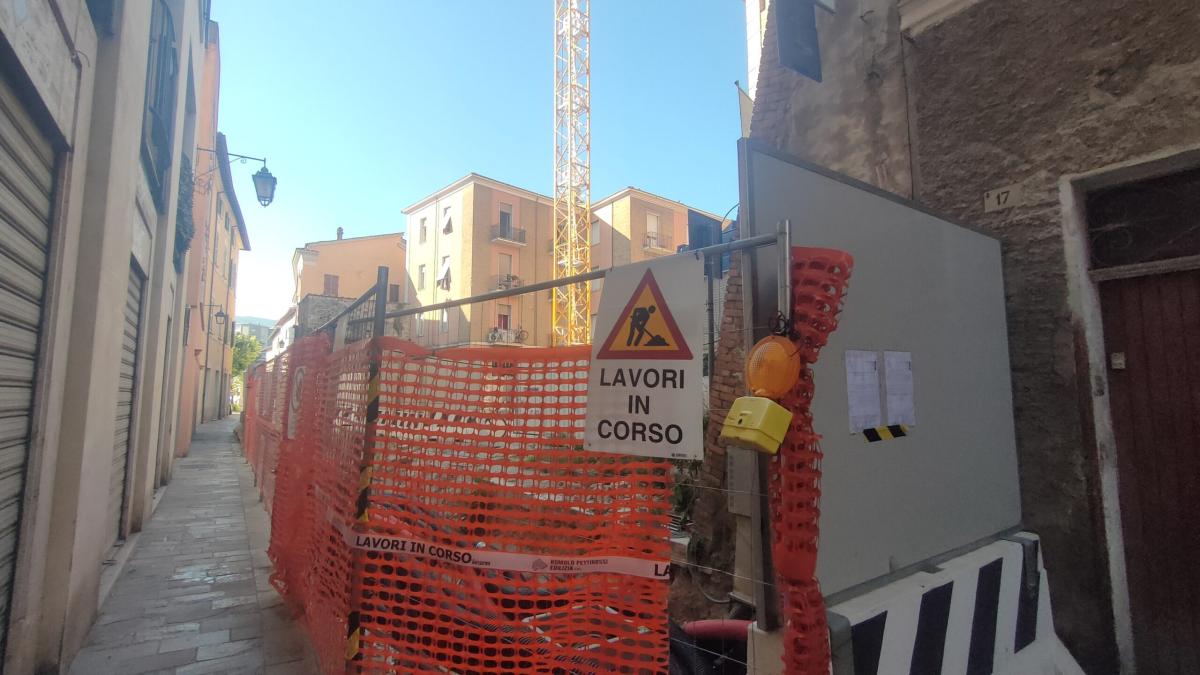 Teatro Verdi a Terni si parte con la demolizione, pulita la Galleria del Corso