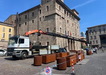 A Terni un corridoio d’acciaio per proteggere i pedoni davanti al Comune