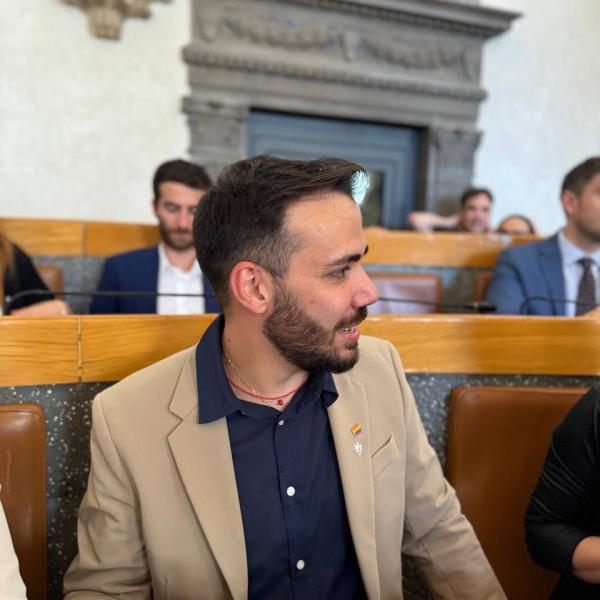 Perugia, a Palazzo dei Priori arriva la ‘delega arcobaleno’: Ermenegildi Zurlo (Pd) sarà la voce della comunità LGBTQIA+