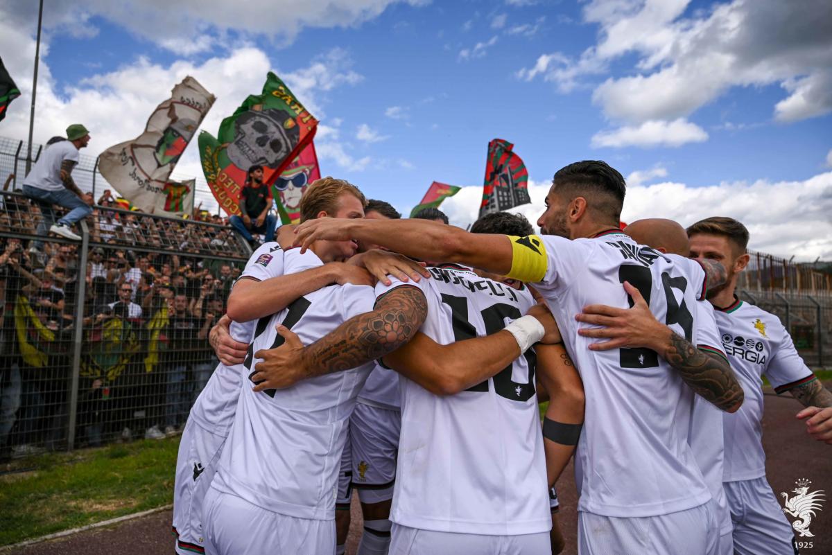 Live / Ternana-Campobasso 0-0, termina il match, prova sottotono da parte delle Fere che non riescono a penetrare la difesa rossoblù