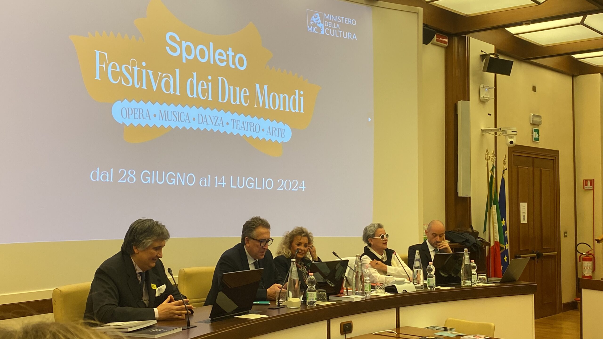 ospitano il festival dei due mondi