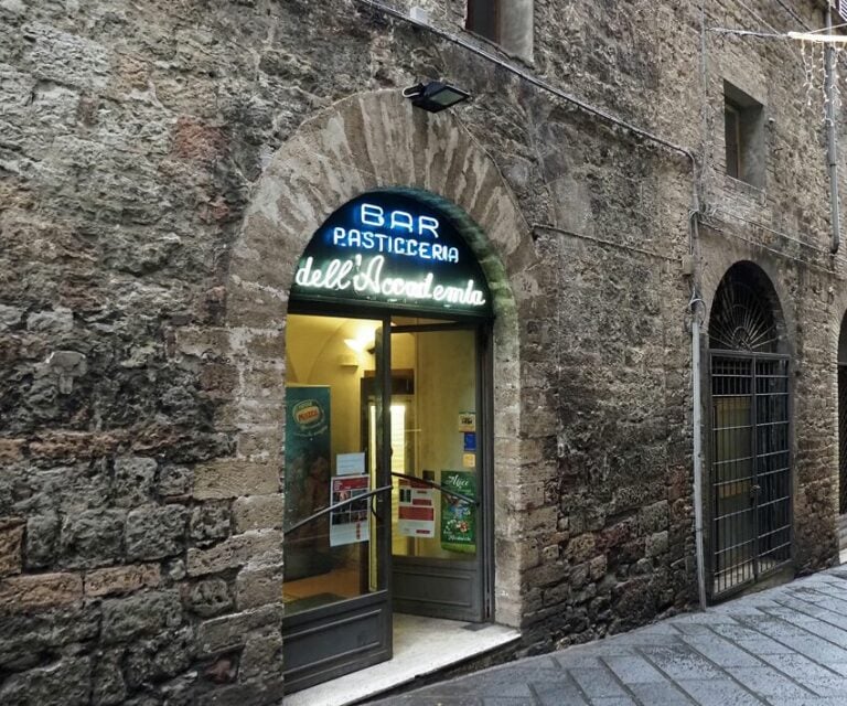 Una seconda vita per il Bar dell'Accademia in Via dei Priori