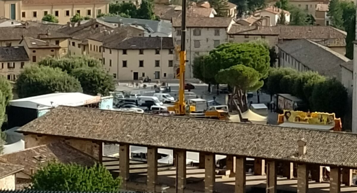 Polemiche a Gubbio su Piazza 40 Martiri. Baldinelli: un parcheggio multipiano a Santa Lucia