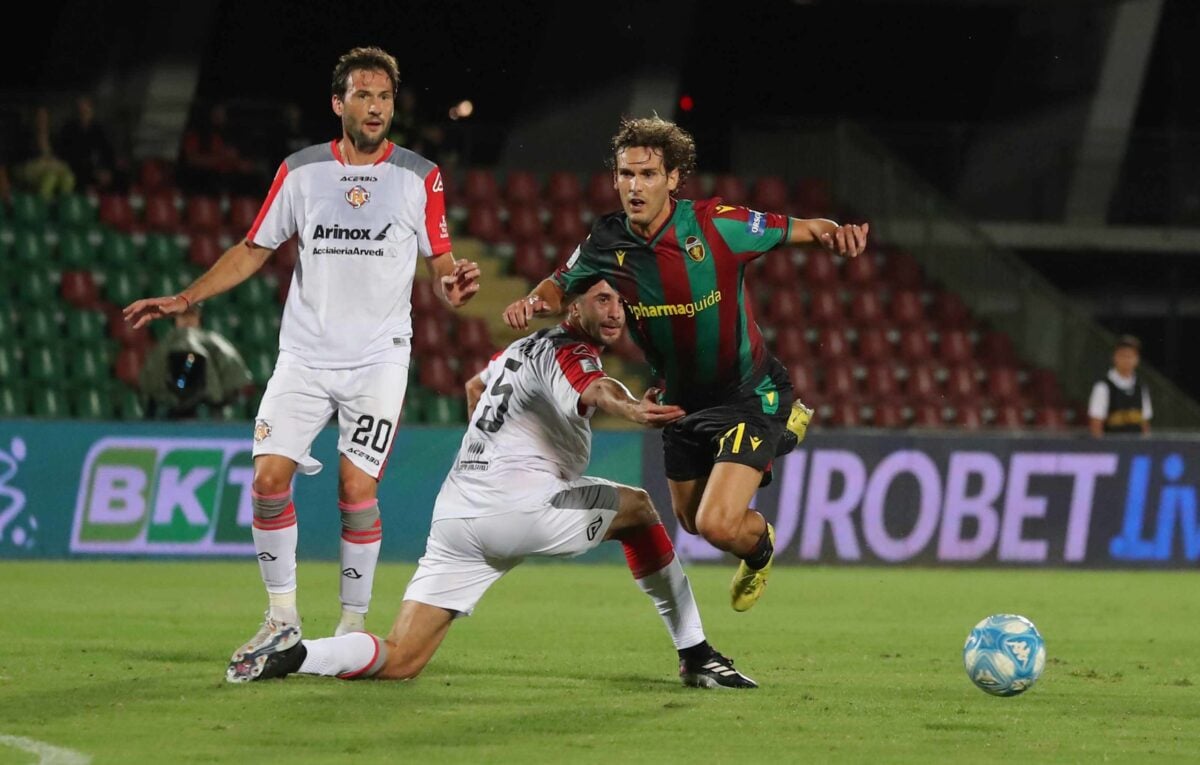 Live / Cremonese-Ternana 1-2, termina il match, le Fere si prendono i tre punti grazie al gol di Di Stefano al 96esimo. Grande partita di Vitali che ha salvato i rossoverdi in diverse occasioni