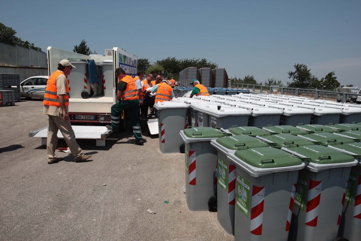 Umbria, altra stangata rifiuti: nel 2024 la bolletta cresce dal 5% al 9%