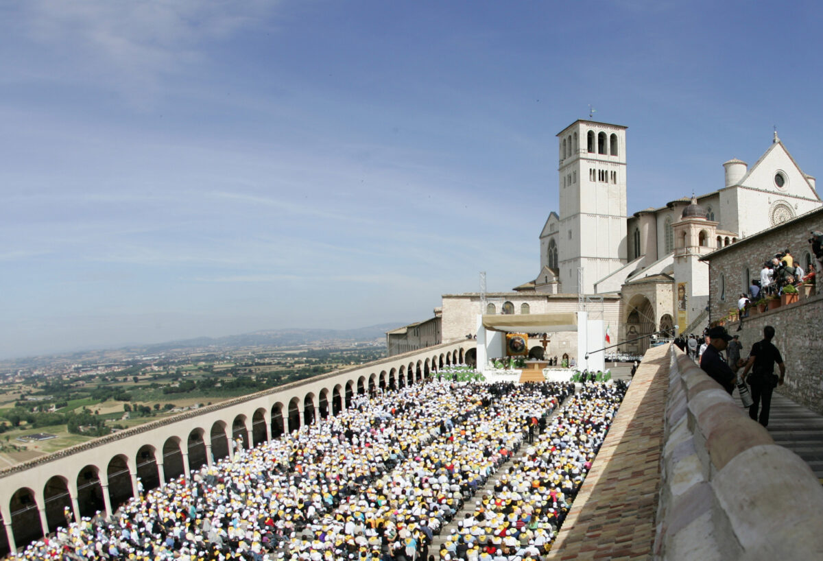 G7 Disabilità in Umbria: la Basilica di San Francesco d'Assisi diventa più accessibile con pannelli braille e mappe tattili