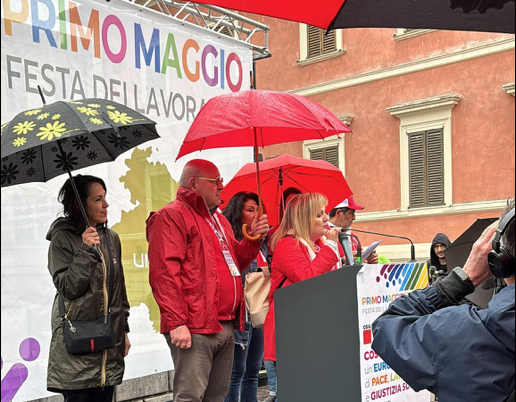 La pioggia non ferma il Primo Maggio dei sindacati a Foligno su lavoro e giustizia sociale