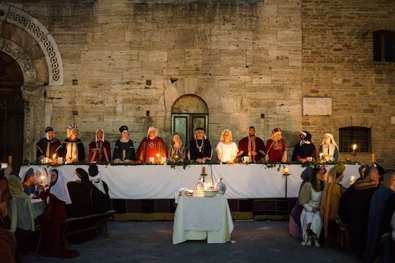 Banchetto medievale Gaite di Bevagna, sale l’attesa dell’evento