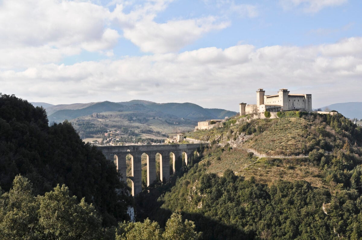 Accade d'estate a Spoleto. Fino a domenica 25 agosto tra teatro, incontri e un concerto all'alba