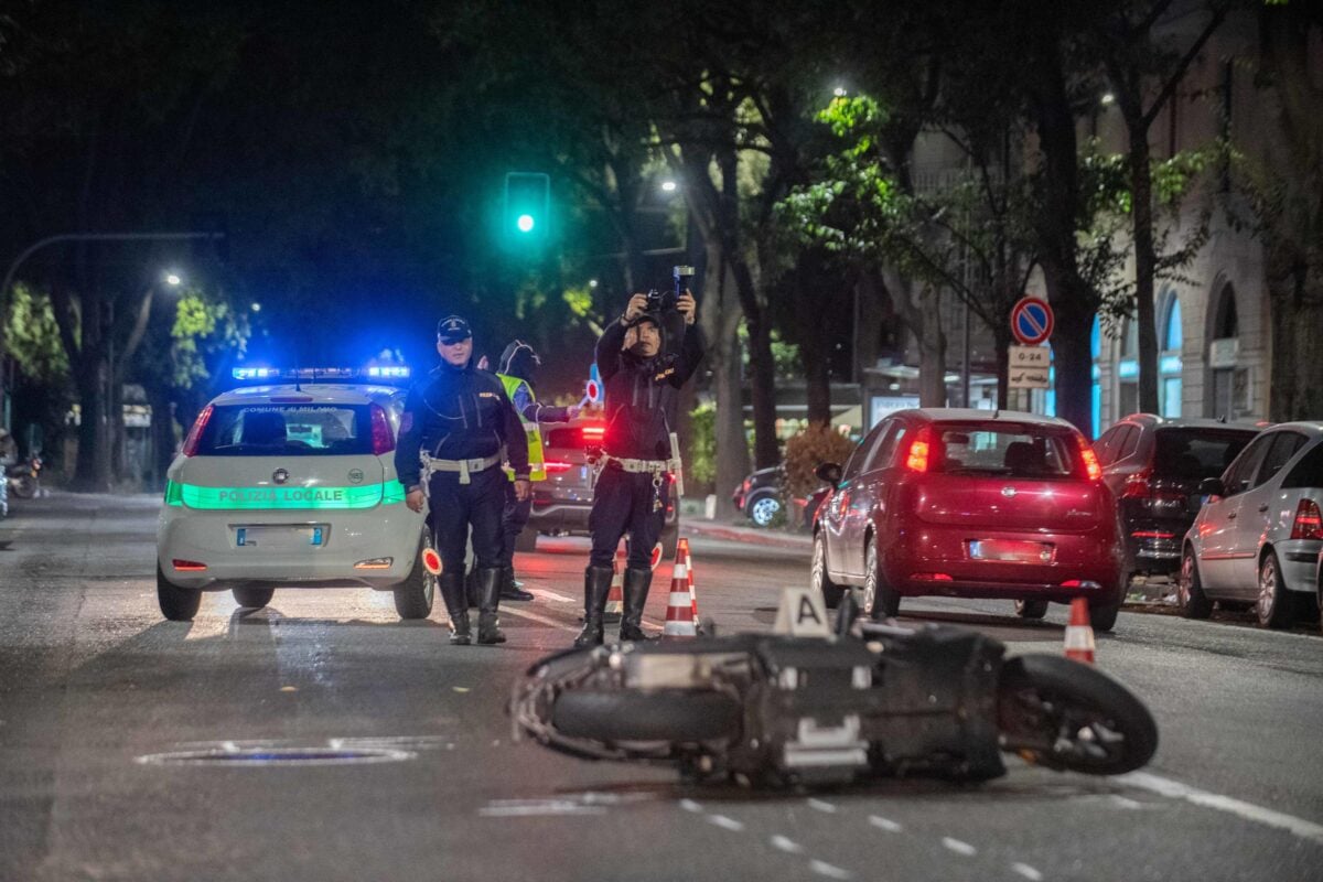 Tragedia a Perugia: 24enne si schianta con la moto e perde la vita