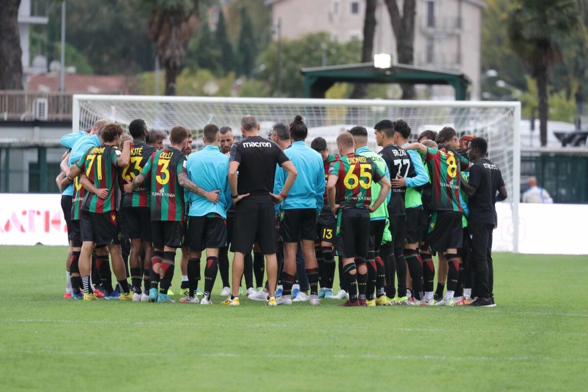 Calciomercato Ternana, ufficiale l'addio di un attaccante: ecco chi è