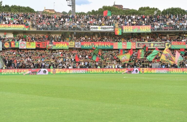 Ternana, i tifosi contestano la società: la nota del CCTC