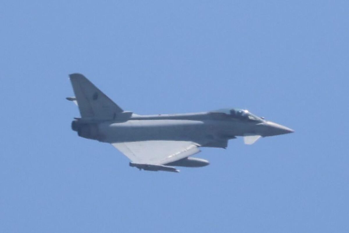 Allarme in volo, Eurofighter intercettano aereo civile in Umbria: atterraggio sicuro a Foligno