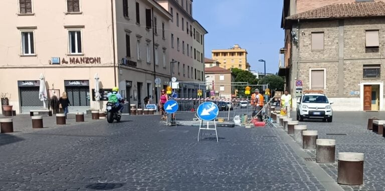 Blackout e sampietrini, cantieri sulle strade del centro storico a Terni