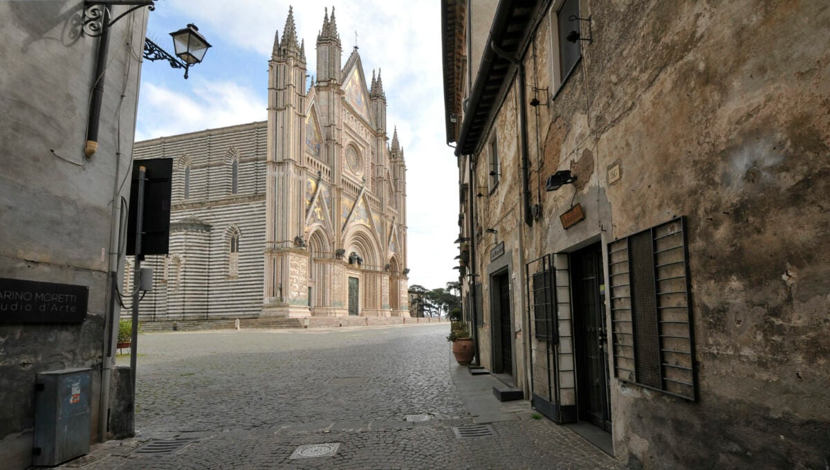 Orvieto punta a una maggiore vivibilità: dal primo febbraio c'è la nuova area pedonale urbana