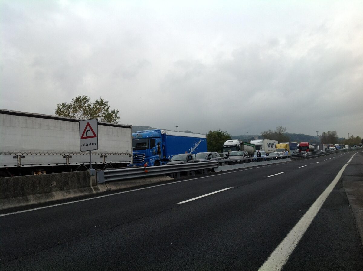 Il viadotto Montoro è stato riaperto al traffico, finito l'incubo per gli automobilisti