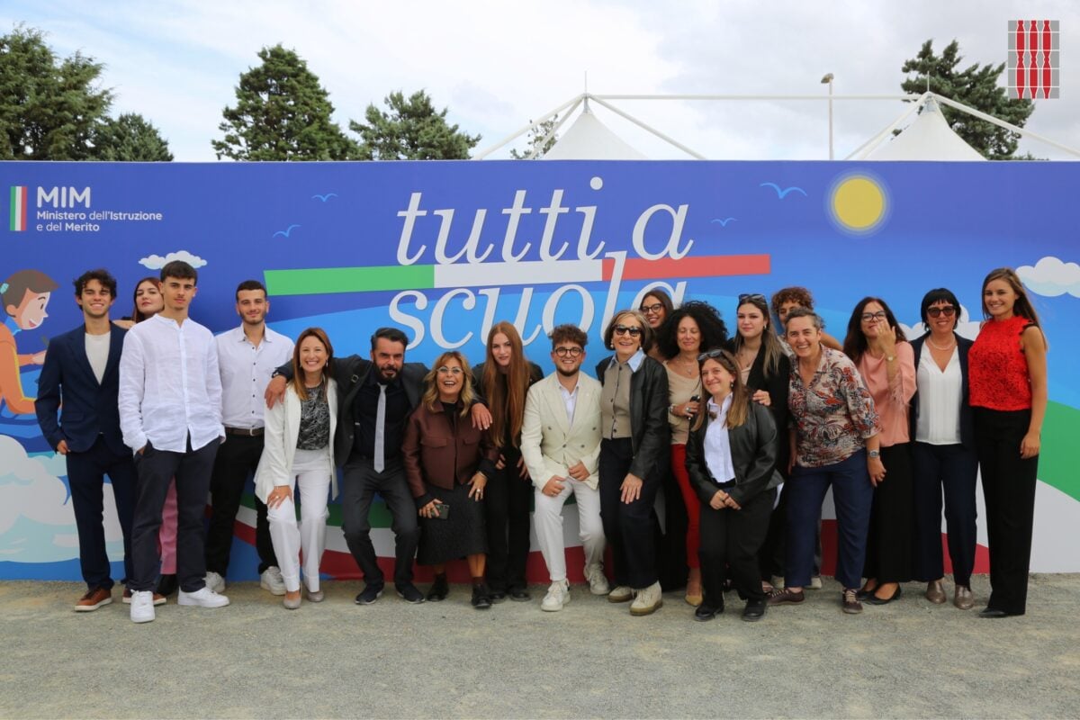 Tutti a scuola: l’umbro Stemperini inaugura l’anno 2024/2025 a Cagliari insieme al Presidente Mattarella 