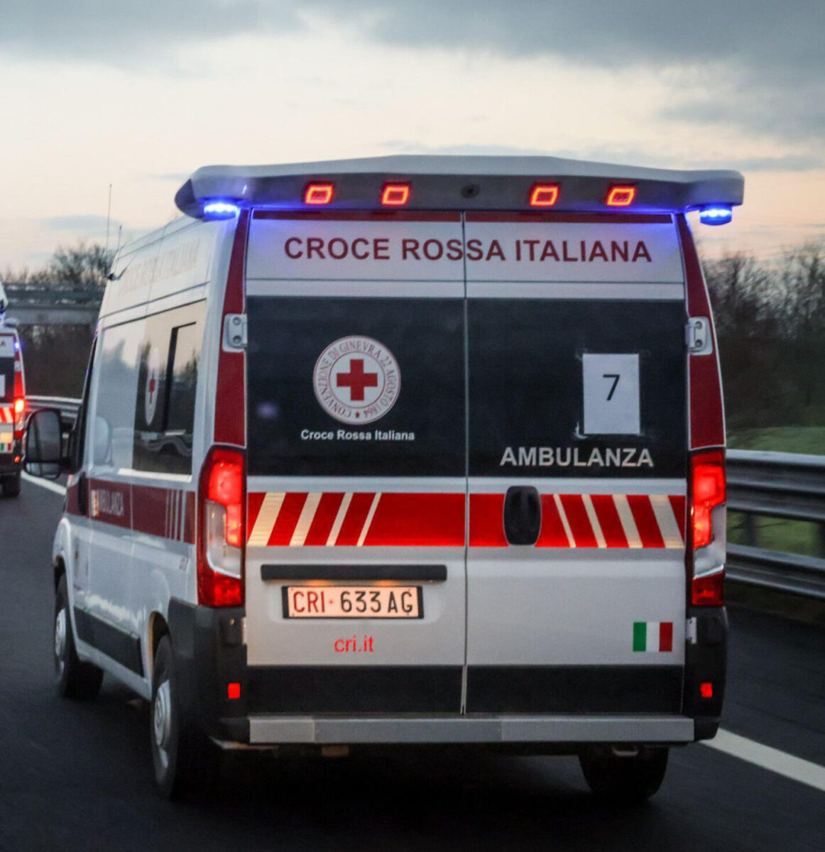 Assisi, motociclista colpisce con un casco l'autista di un bus: scatta la denuncia