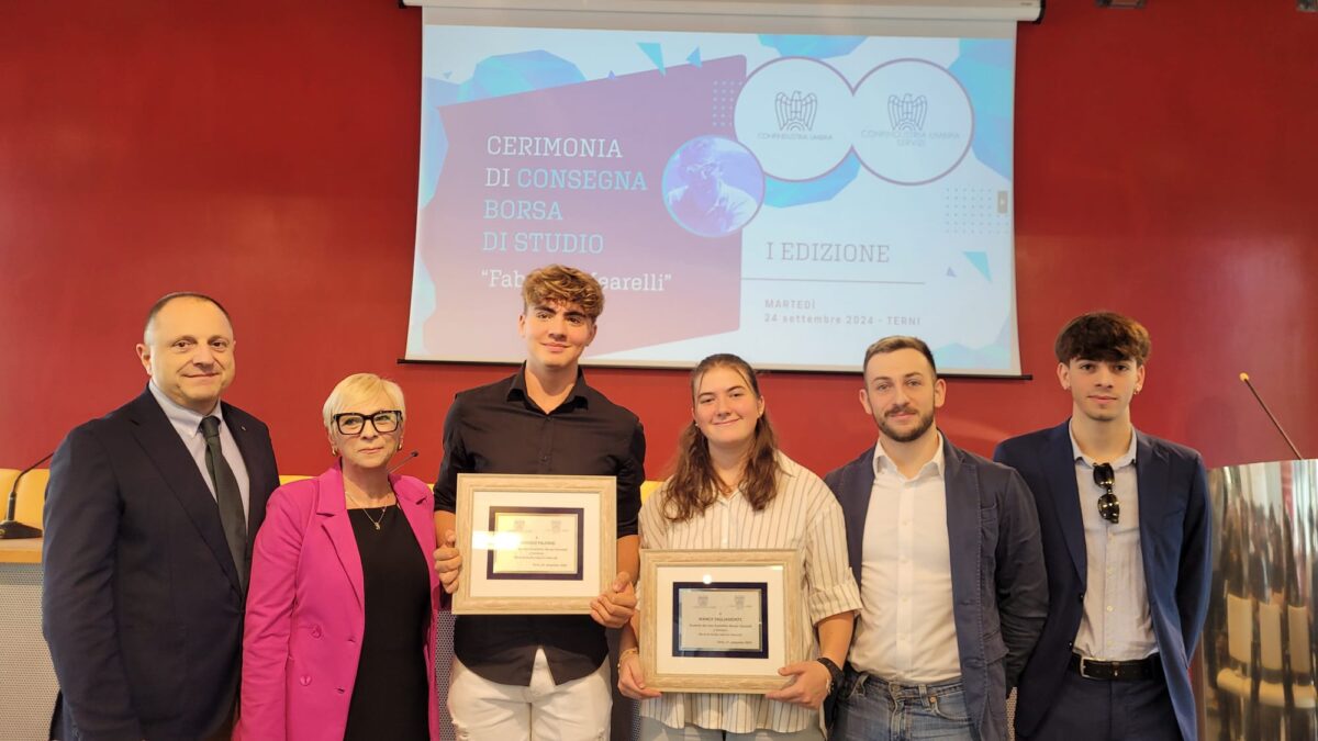 Terni, consegnata la borsa di studio Fabrizio Mearelli a due studenti del liceo Donatelli