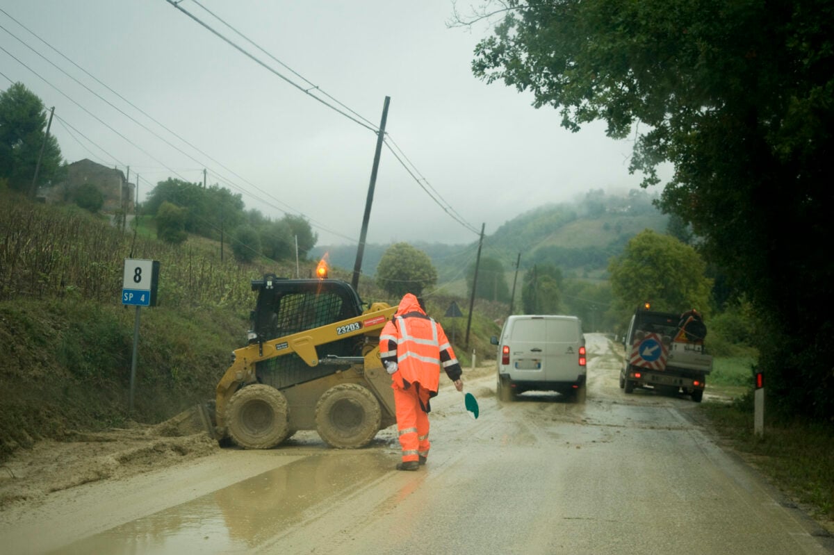 Maltempo, l'Umbria in aiuto delle Marche: attivata la colonna mobile della Protezione Civile