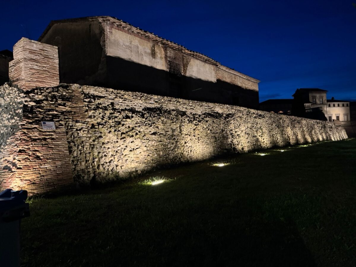 Città di Castello, nuova illuminazione monumentale delle mura urbiche: i dettagli dell’intervento