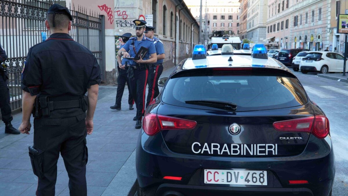 Perugia, rapina a mano armata in una storica gioielleria: indagini in corso