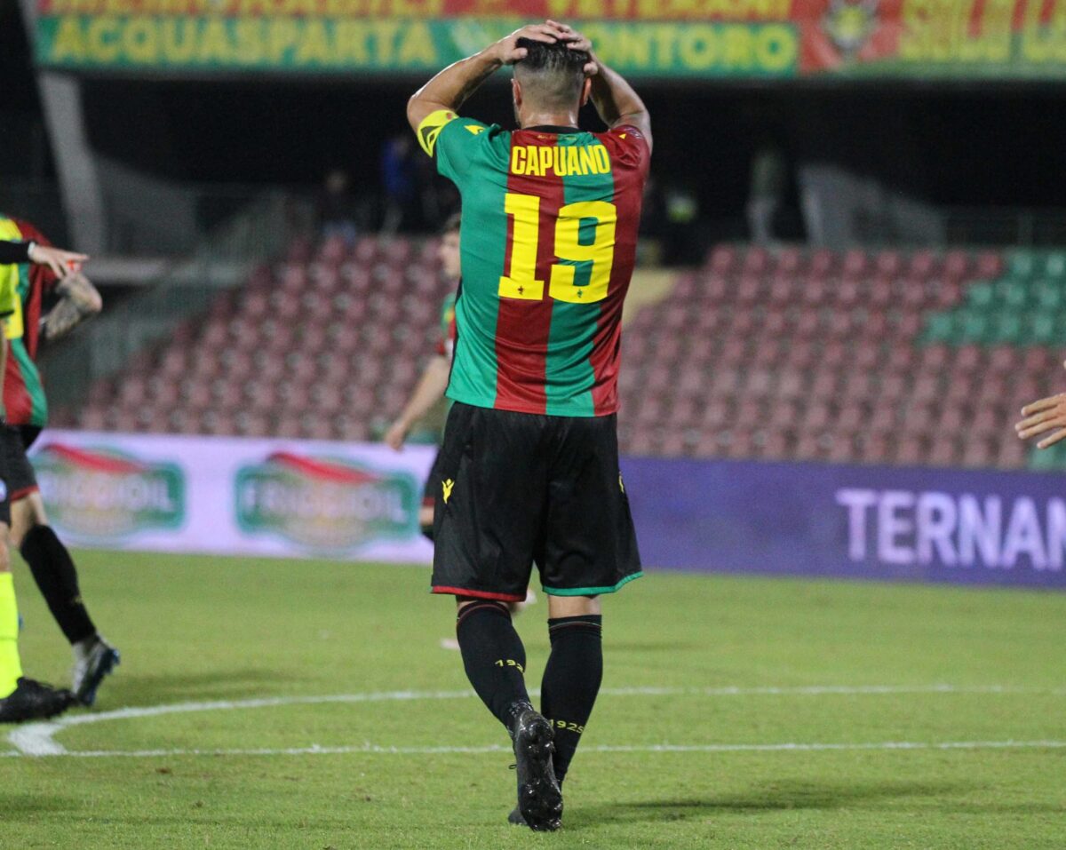 Ternana, rinnovo di contratto per capitan Capuano: i dettagli