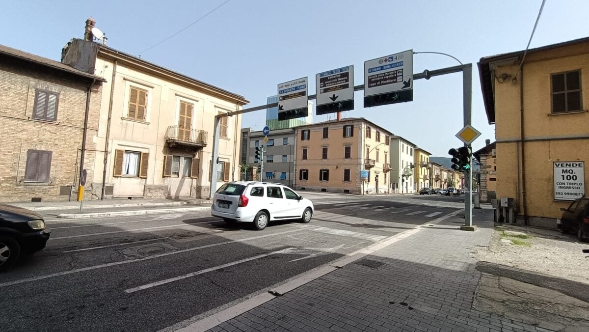 Incrocio di viale Brin a Terni, petizione dei lavoratori AST: il Comune pensa a semafori smart