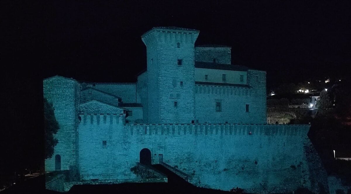 Dislessia, Rocca Flea illuminata per la giornata Internazionale