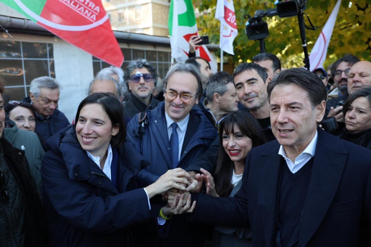 Conte esulta: il Movimento 5 Stelle celebra la vittoria di Proietti in Umbria