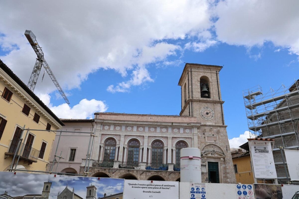 Norcia, domani l'attesa accensione dell'Albero in piazza San Benedetto