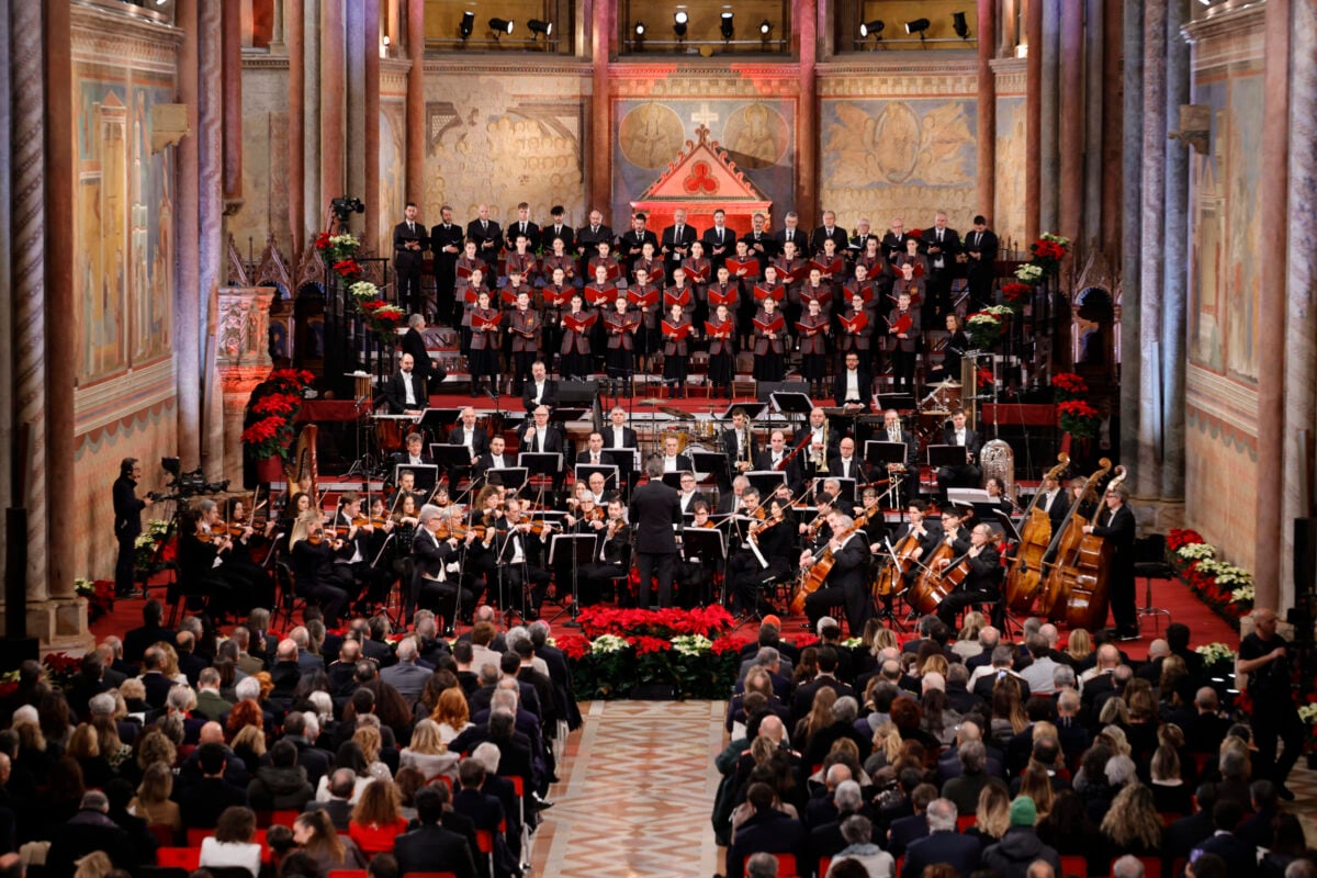 Voci e note di speranza: artisti dai paesi in guerra protagonisti del 39° Concerto di Natale di Assisi