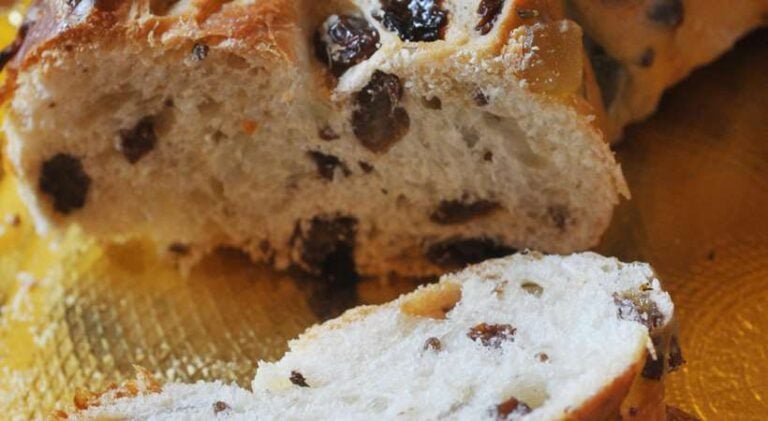 Torcolo di San Costanzo: storia, origini e caratteristiche del dolce simbolo di Perugia