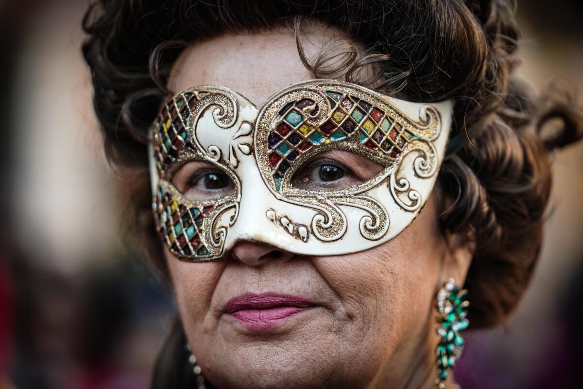 Maschere di Carnevale in Umbria: la storia di Rosalinda, l’affascinante e vanitosa icona del rione Pian dell’Ara ad Avigliano Umbro