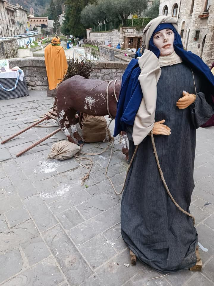 Gubbio: vandalismo al presepe di San Martino.  Responsabile si scusa e promette di risarcire i danni