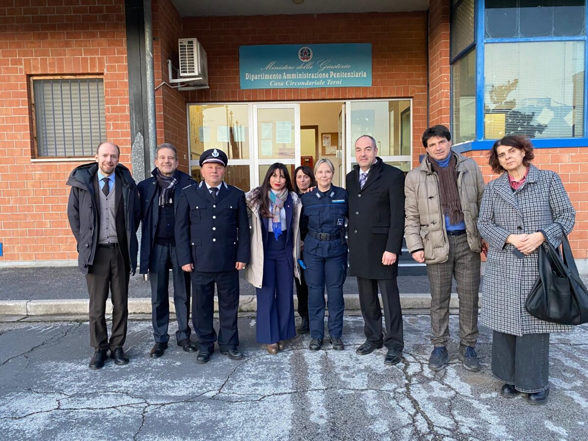 Proietti in visita al carcere di Terni: proposto fondo per sanità penitenziaria