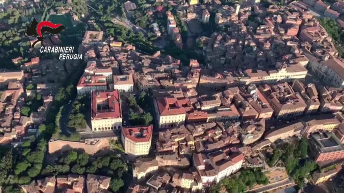 Perugia, minaccia la compagna con un coltello: arrestato dai Carabinieri